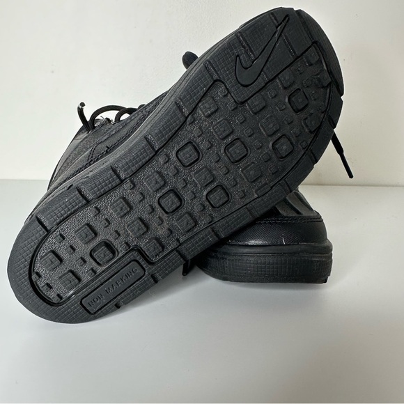 Nike kids Woodside black boots - Picture 4 of 11